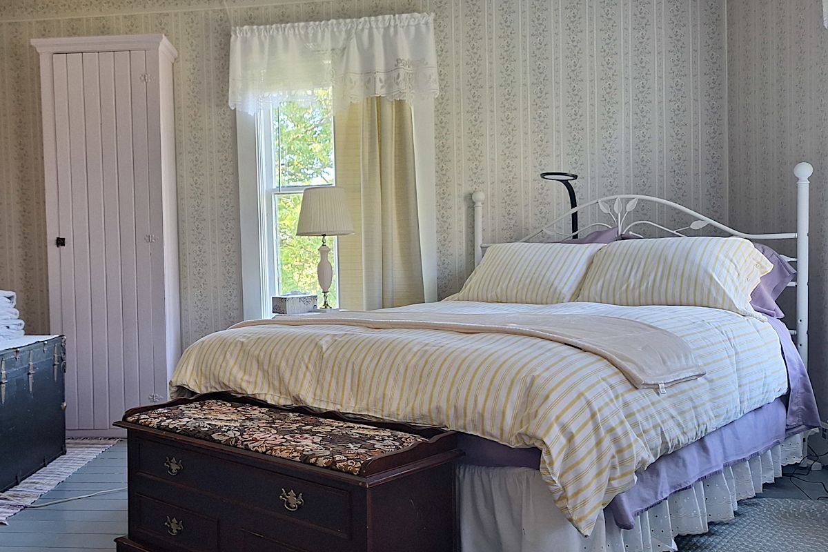 The Lavender Room - Image 1